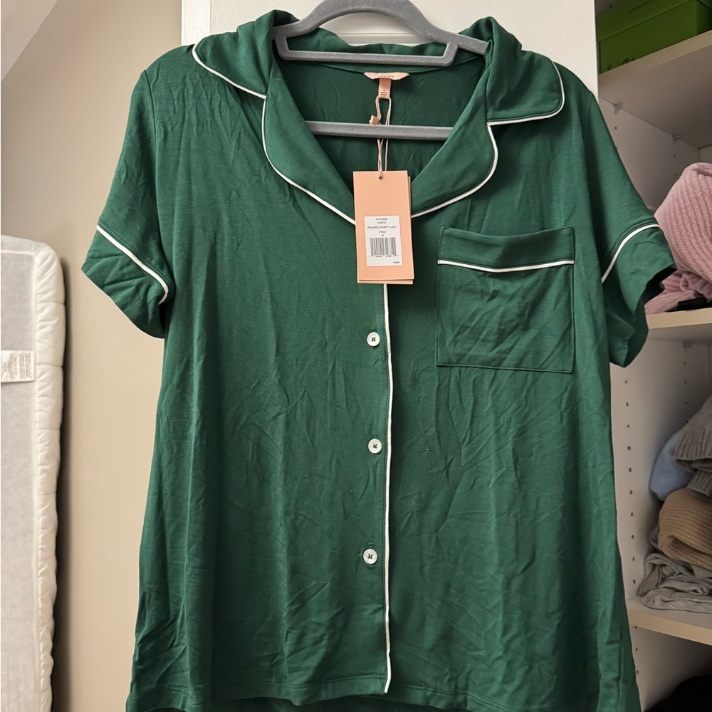 Eberjey Gisele Green Short Sleeve Pajama *Set* Top and Bottoms with White Piping